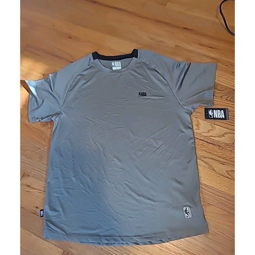 New With Tag Official NBA S/S Sprinter T In Olive Green Size L